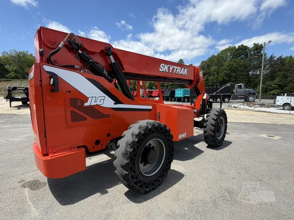 2015 SKY TRAK 8042 photo 8