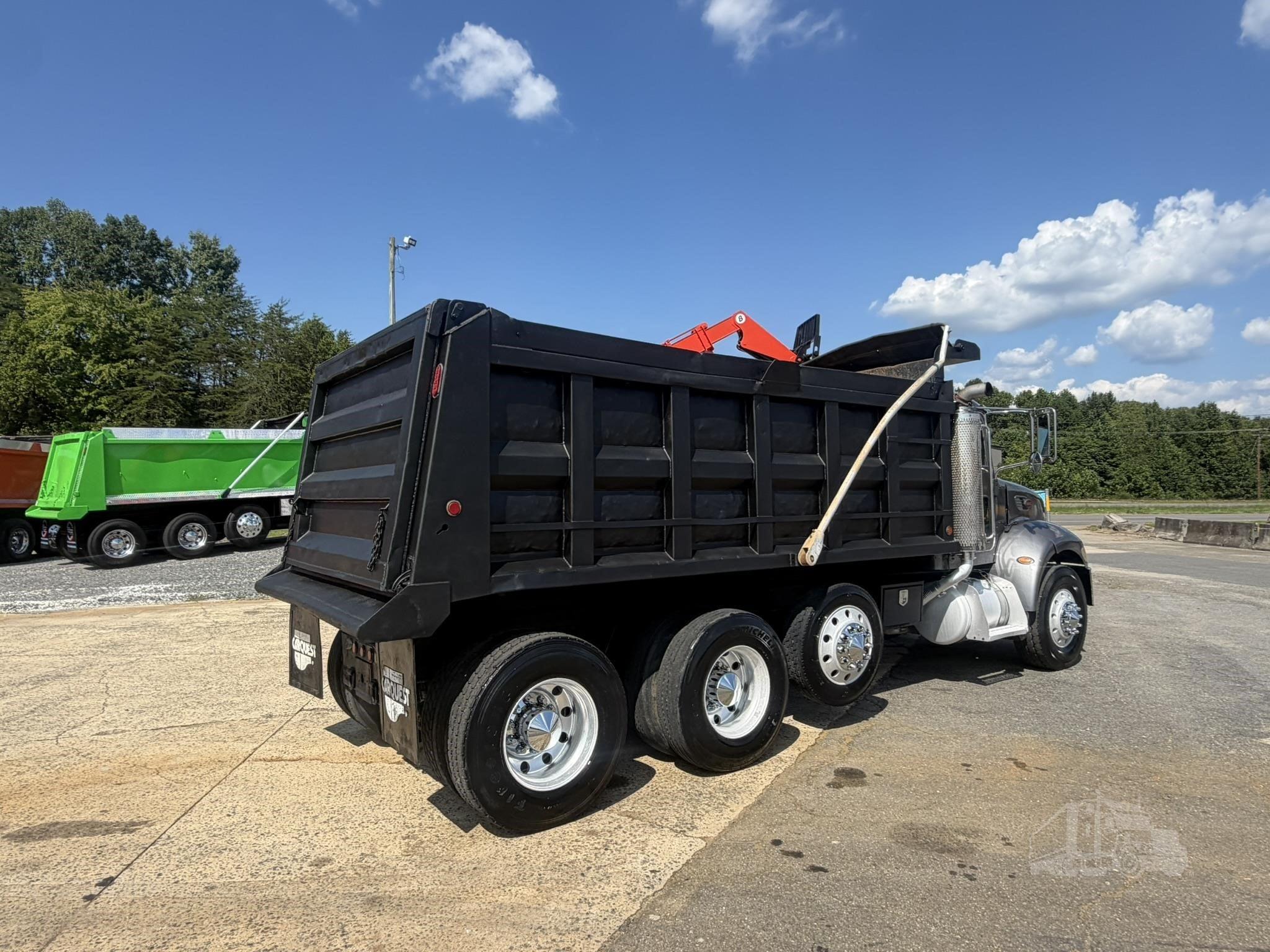 2007 PETERBILT 340 photo 5