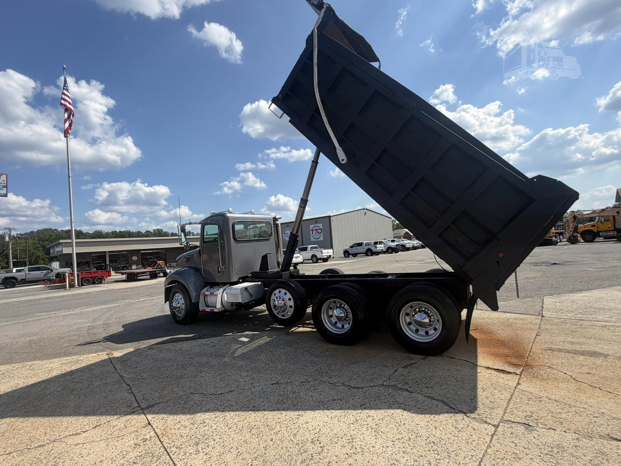 2007 PETERBILT 340 photo 16
