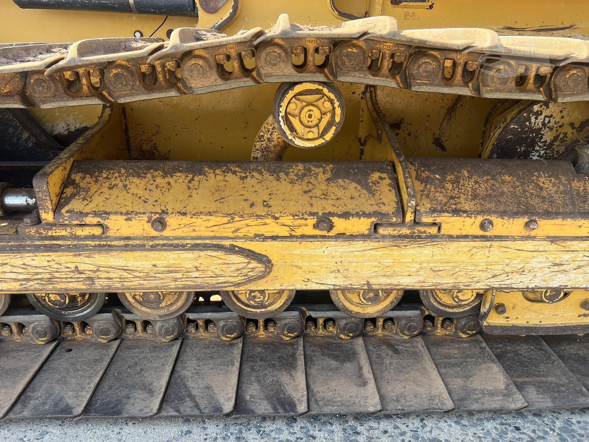 2017 DEERE 650K LGP photo 10