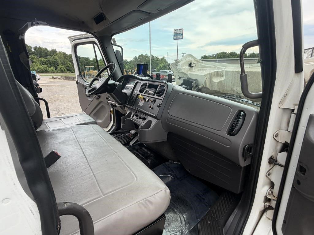 2016 FREIGHTLINER BUSINESS CLASS M2 106 photo 43