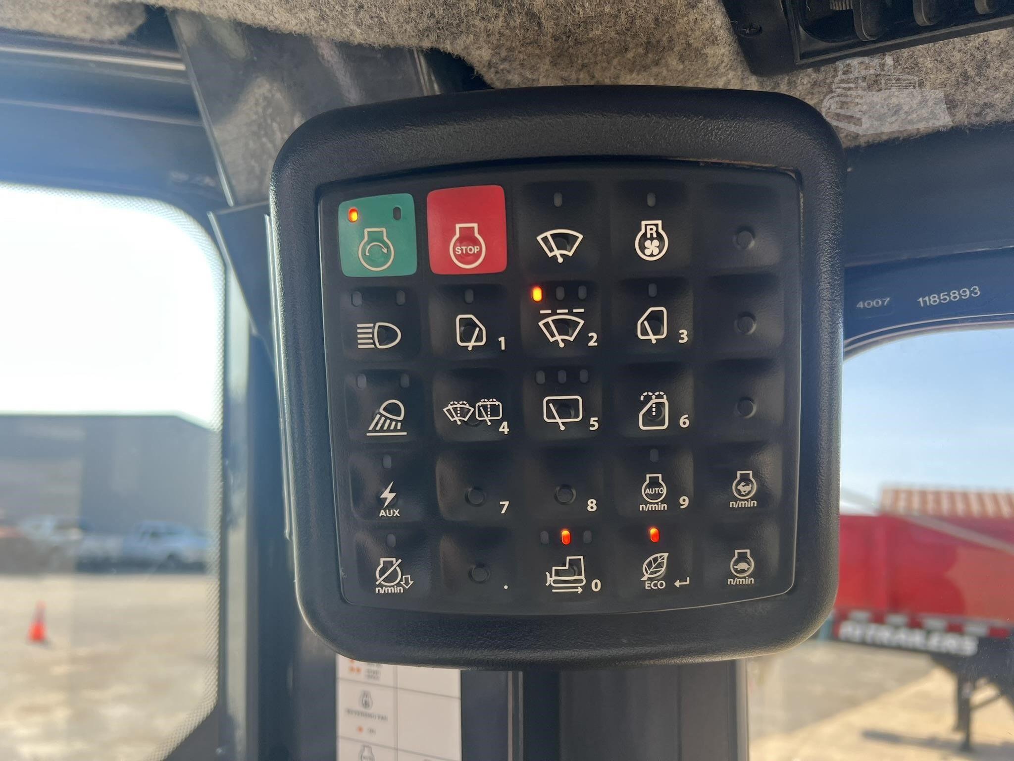2017 DEERE 650K LGP photo 24
