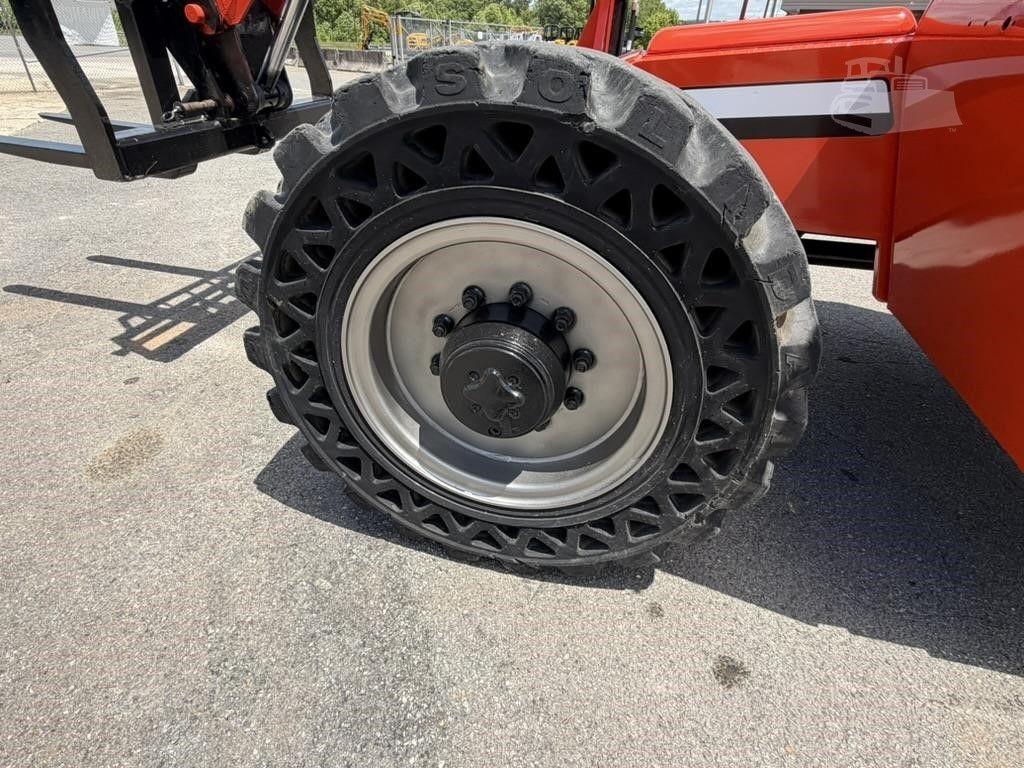 2015 SKY TRAK 8042 photo 18