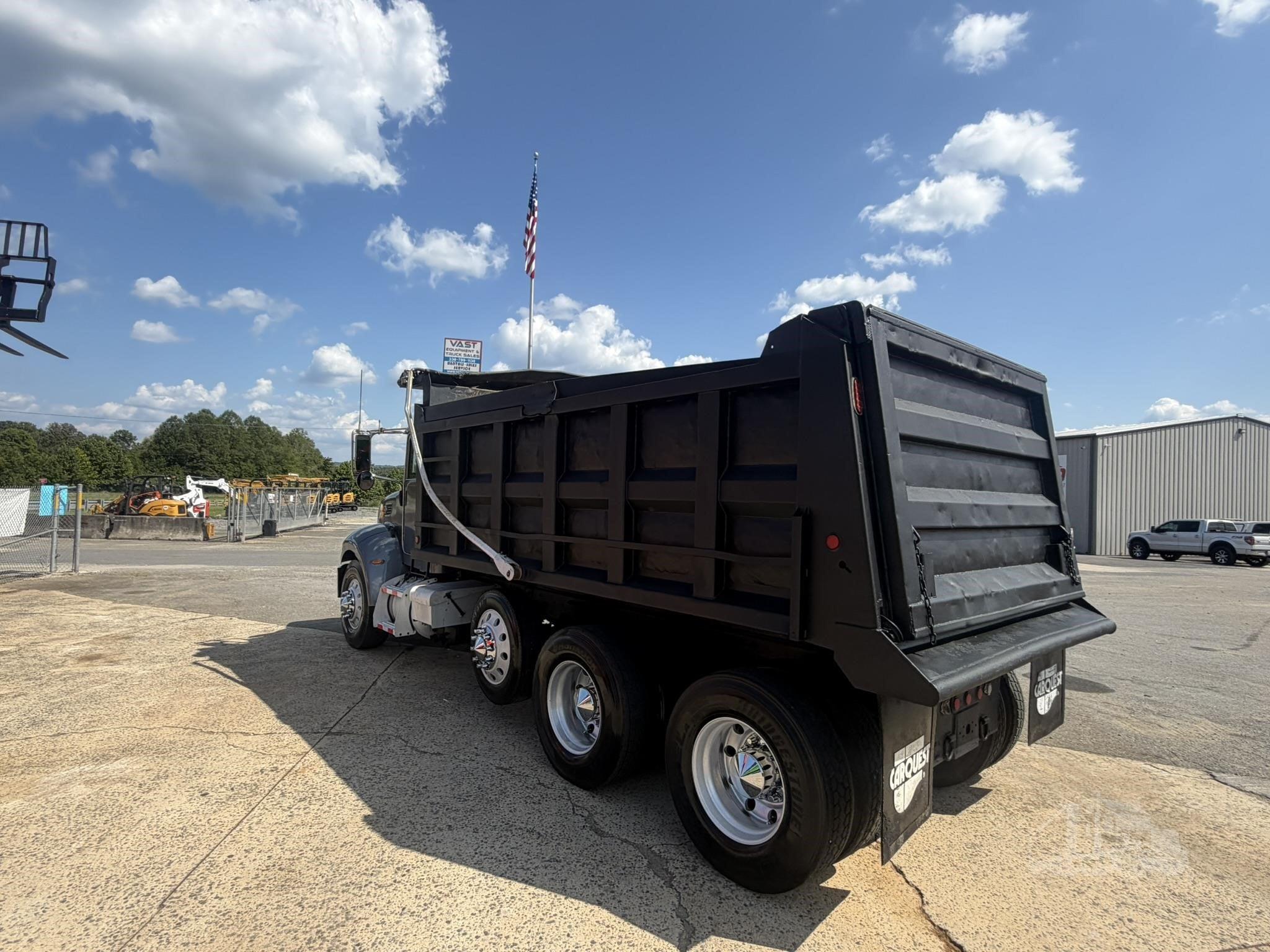 2007 PETERBILT 340 photo 38