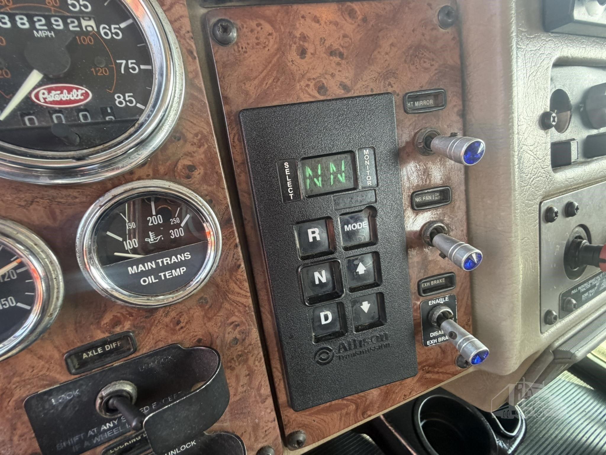 2007 PETERBILT 340 photo 55