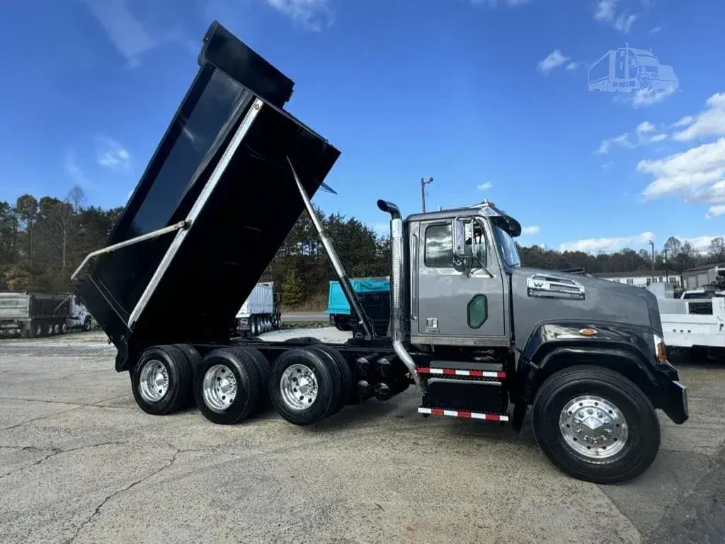 2018 WESTERN STAR 4700 photo 32
