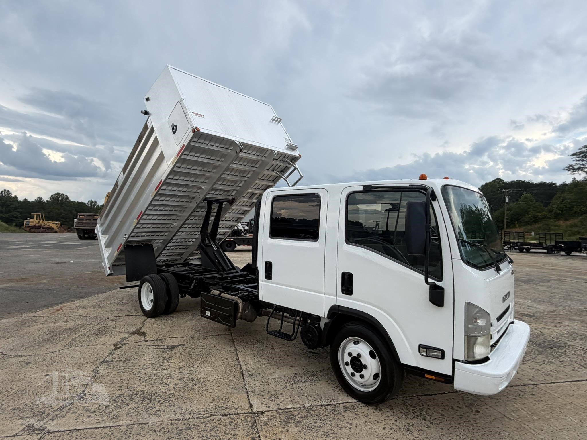 2016 ISUZU NPR HD photo 31