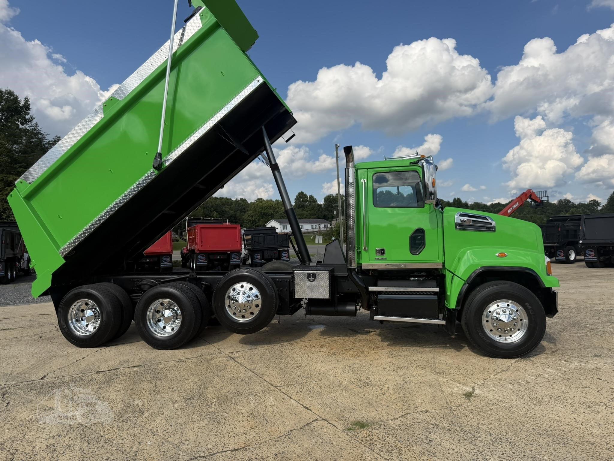 2018 WESTERN STAR 4700 photo 12