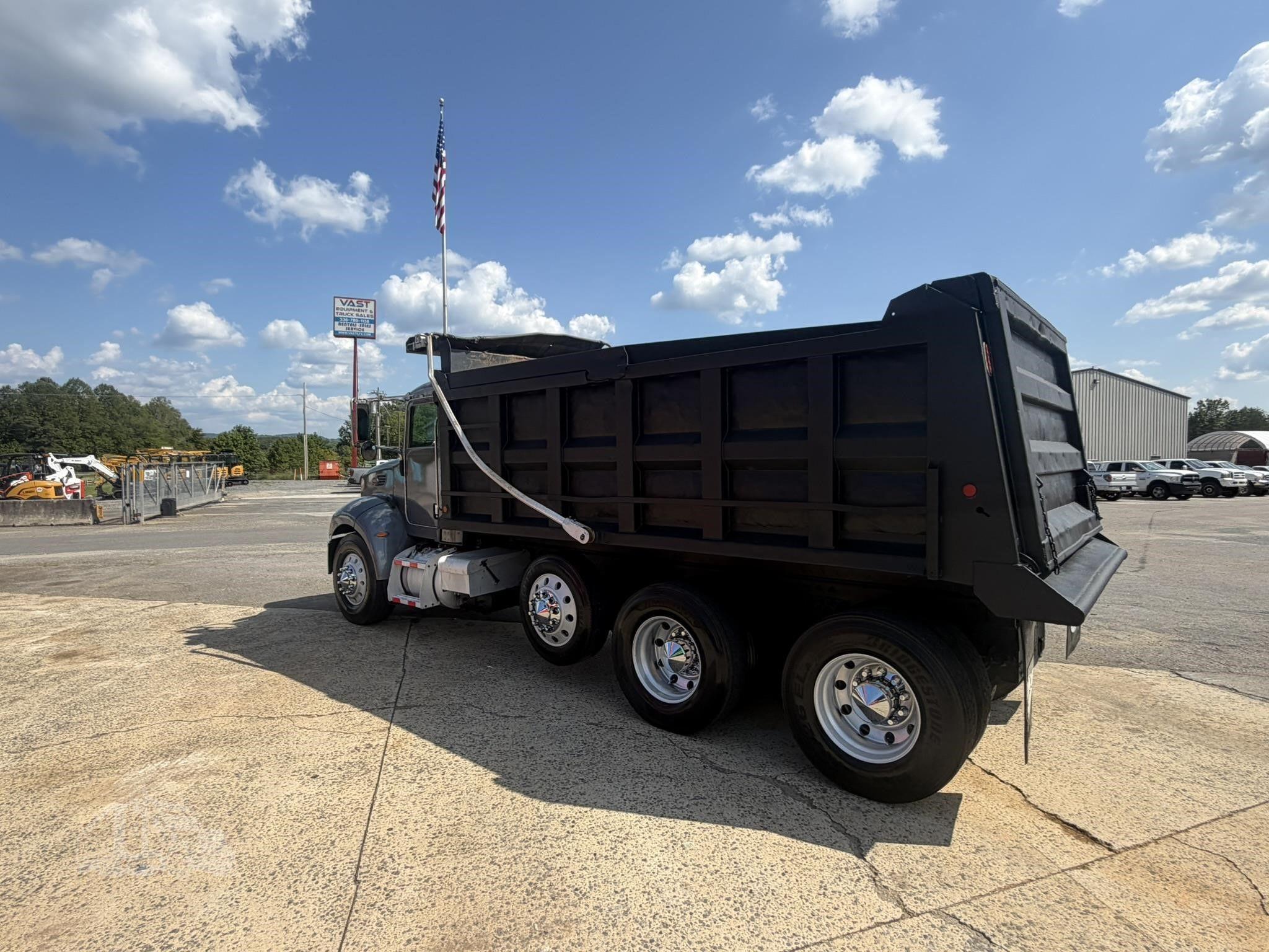 2007 PETERBILT 340 photo 40