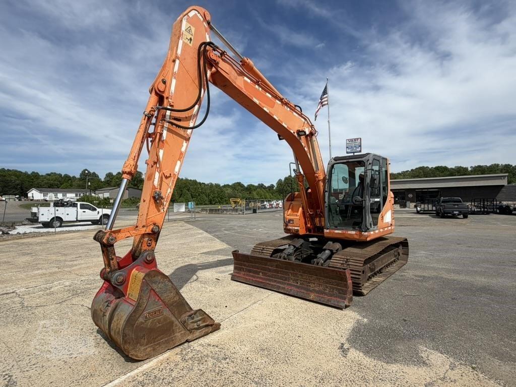 2011 DOOSAN DX140 LCR photo 5