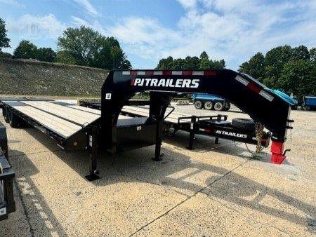 2025 PJ 30 ft Gooseneck