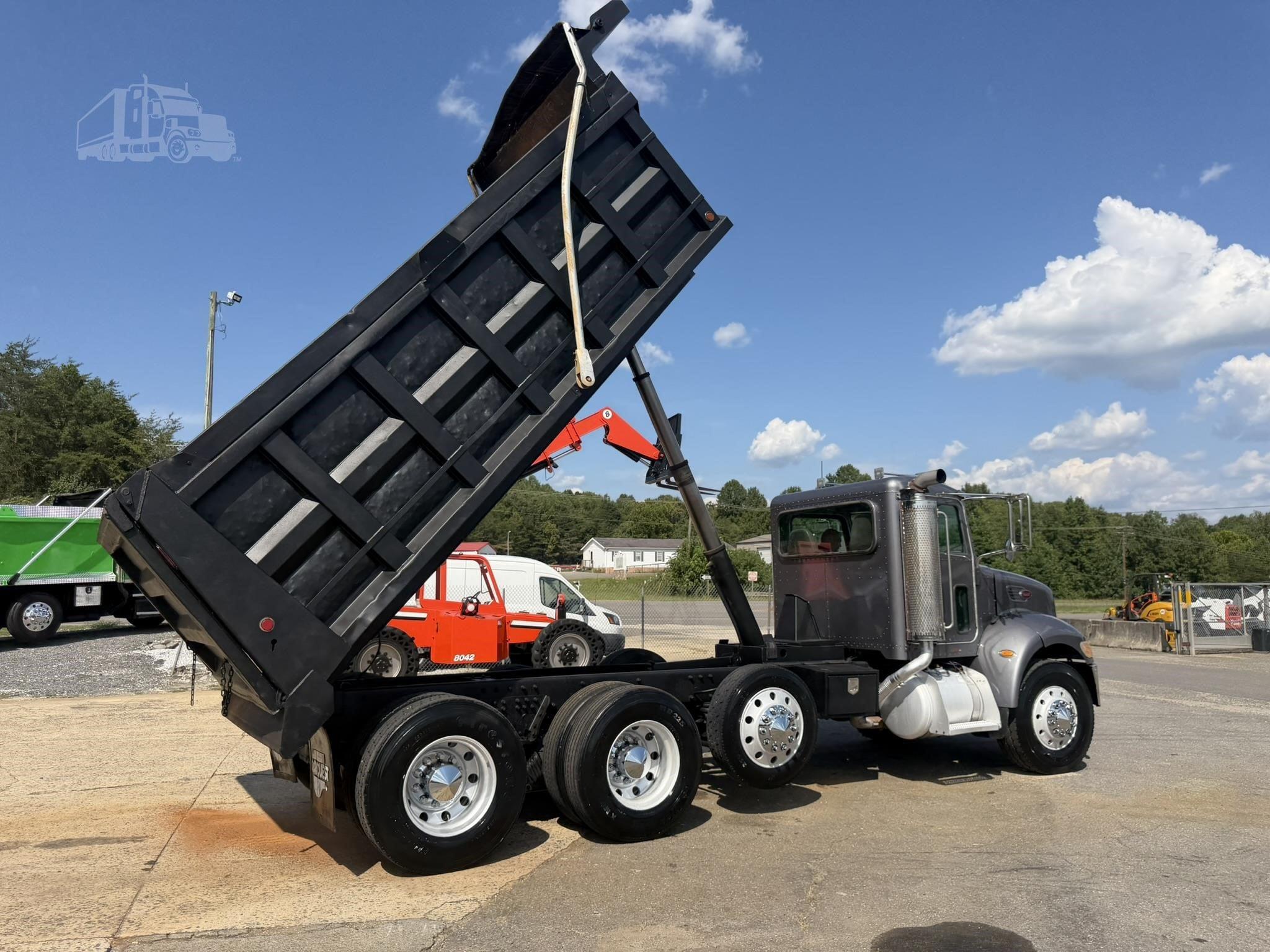 2007 PETERBILT 340 photo 8