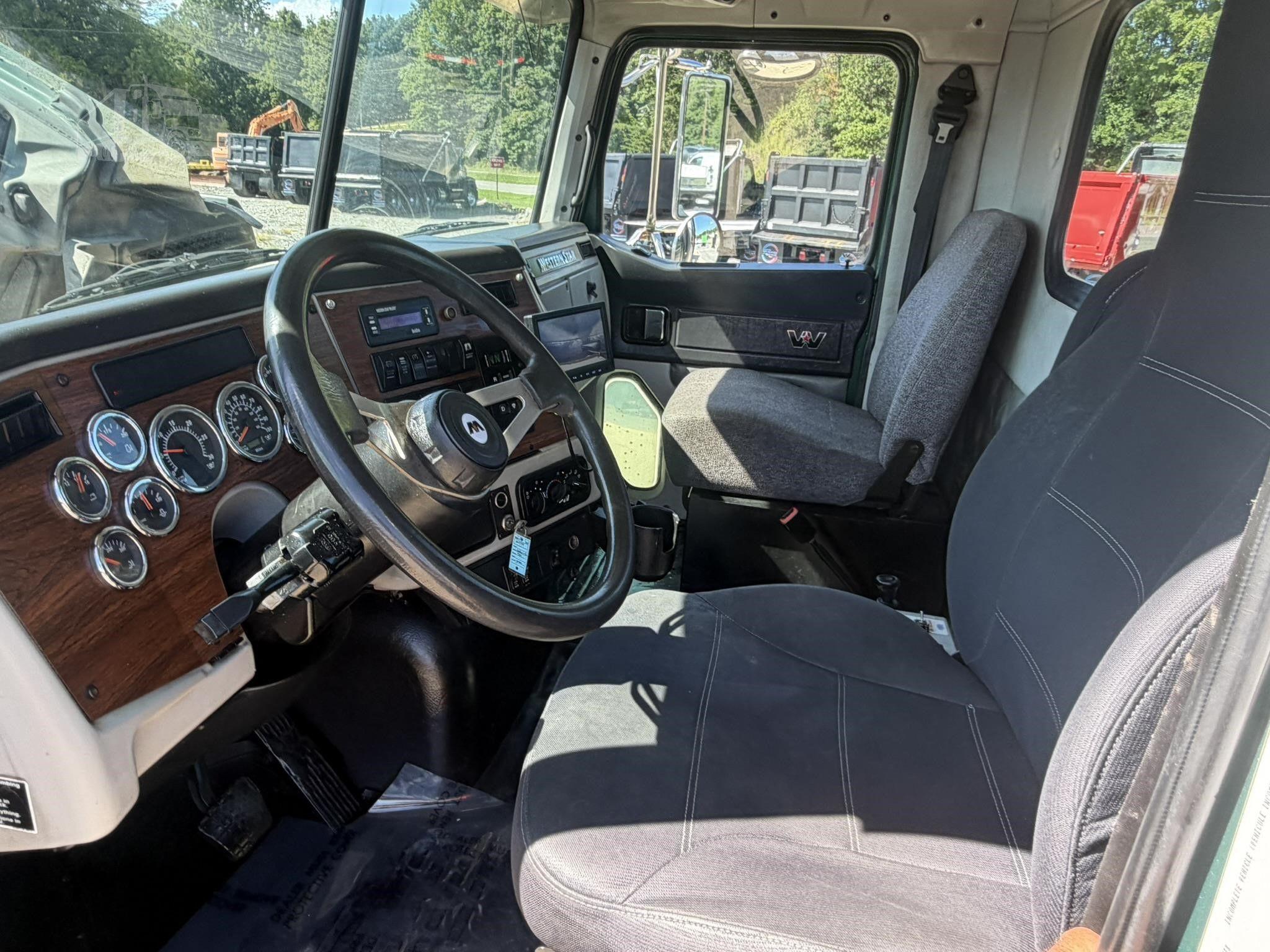 2016 WESTERN STAR 4700 photo 65
