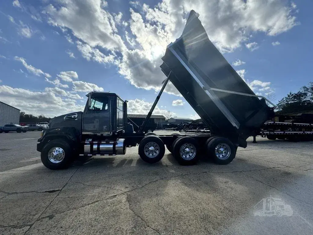2018 WESTERN STAR 4700 photo 35