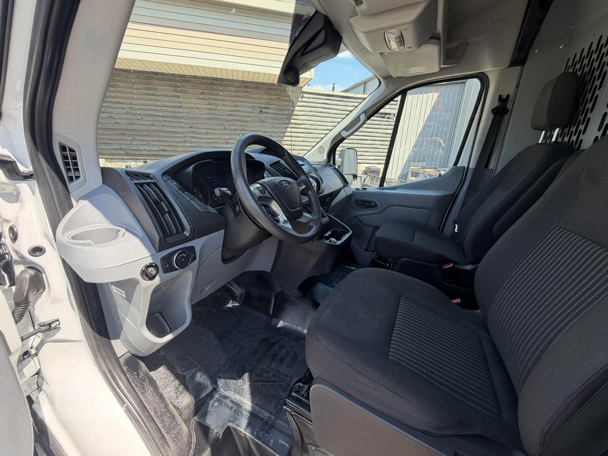 2018 FORD TRANSIT photo 32