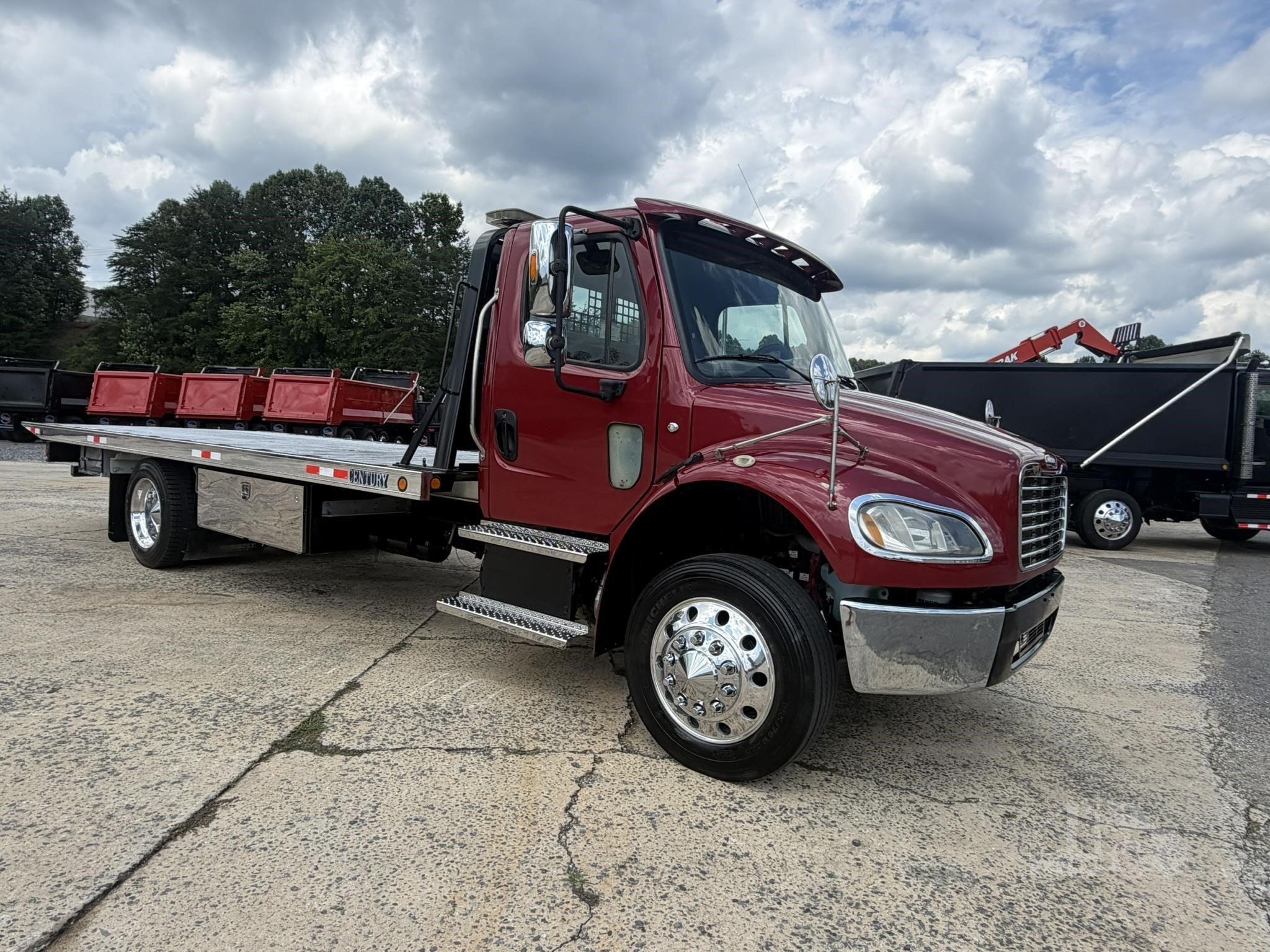 2018 FREIGHTLINER BUSINESS CLASS M2 106 photo 2
