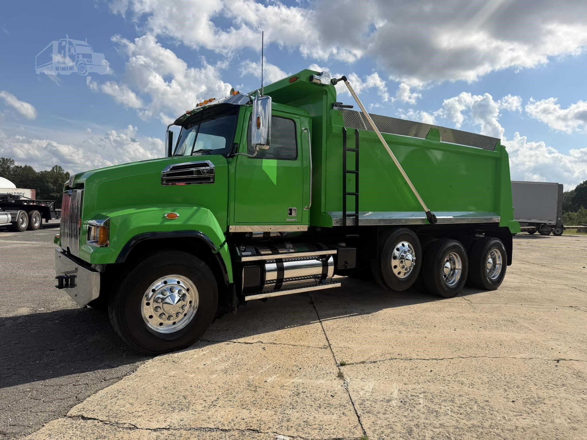 2018 WESTERN STAR 4700 photo 11