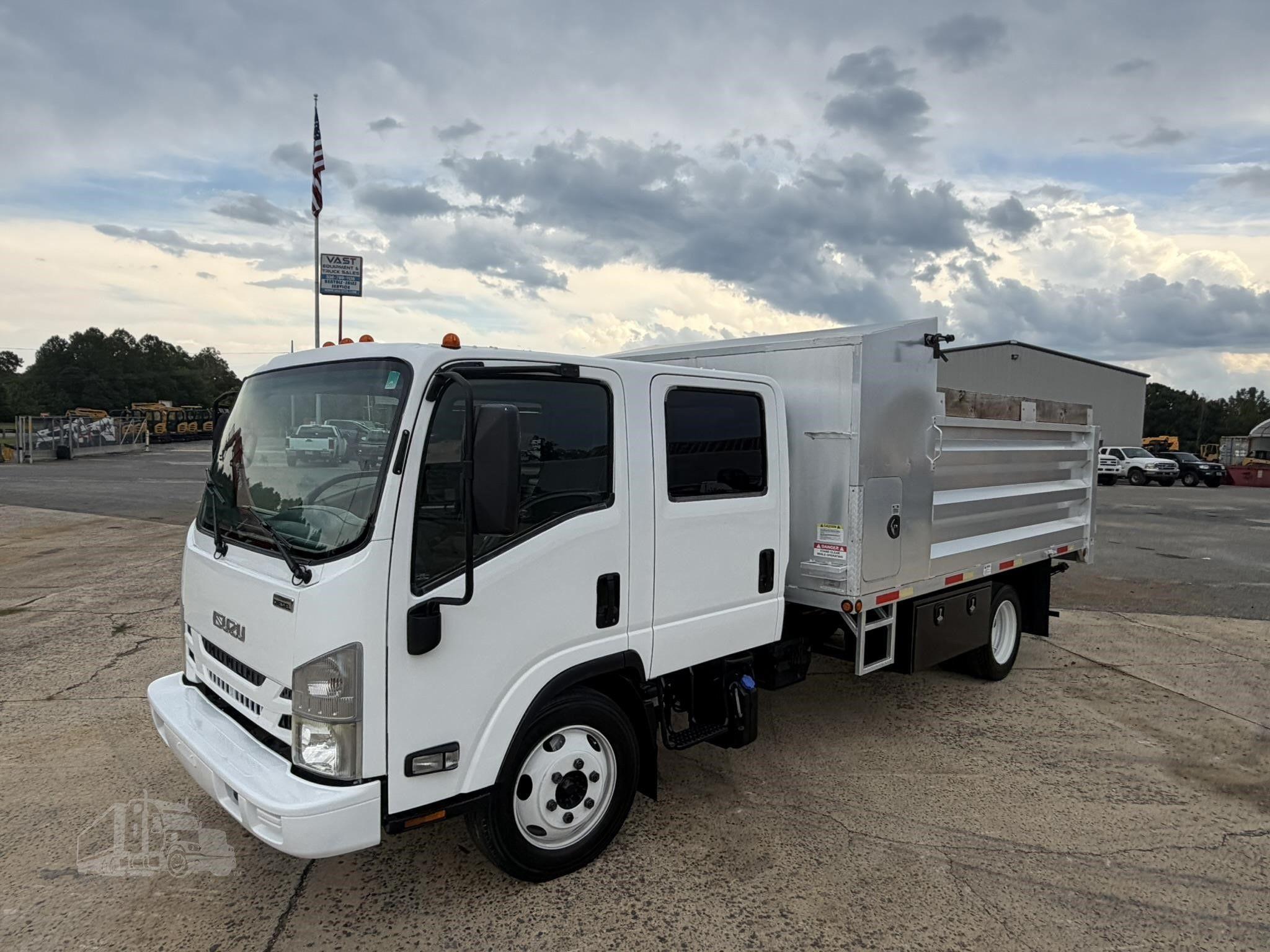 2016 ISUZU NPR HD photo 32