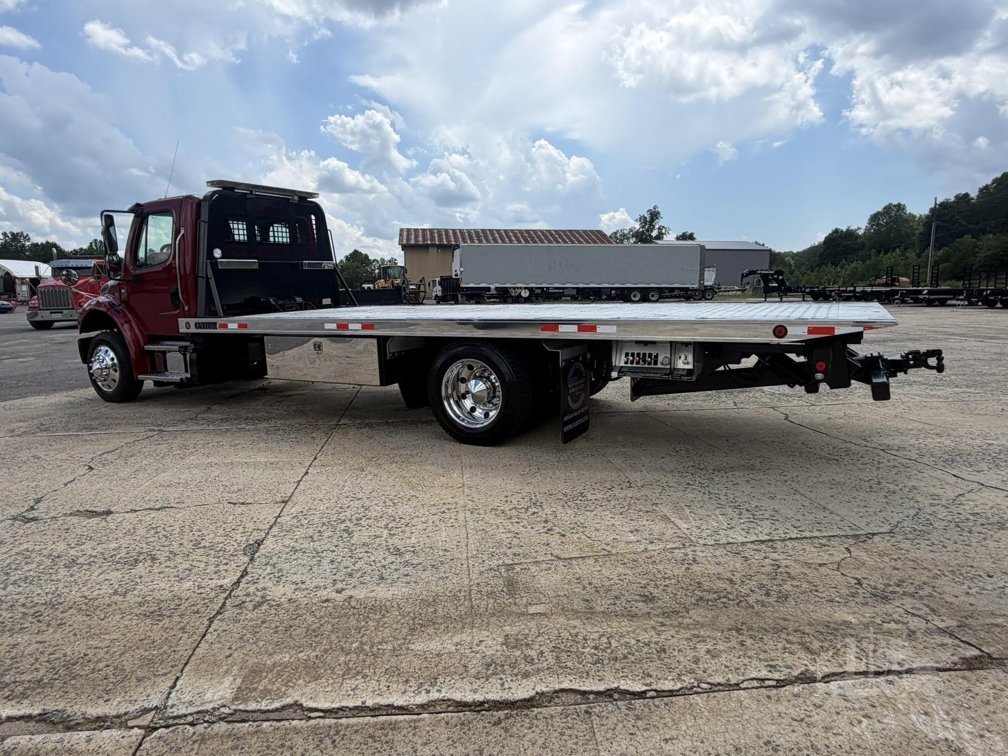 2018 FREIGHTLINER BUSINESS CLASS M2 106 photo 21