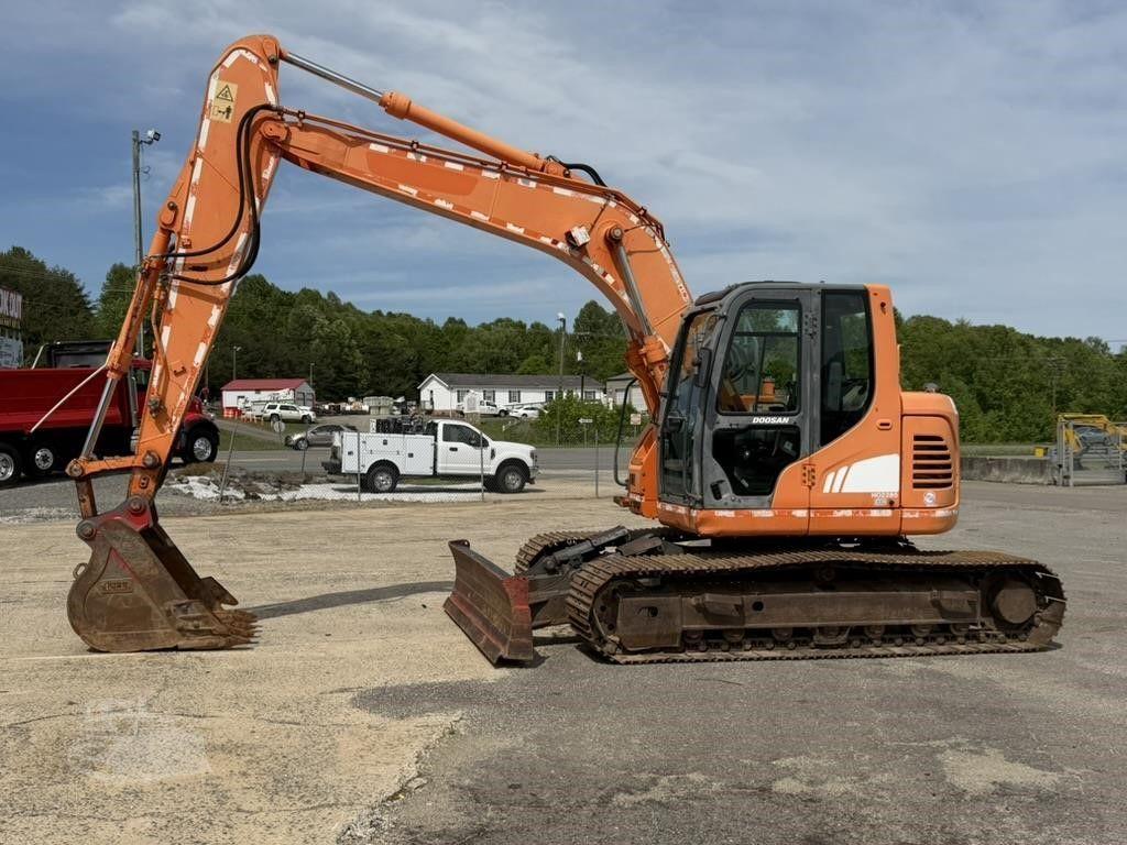 2011 DOOSAN DX140 LCR