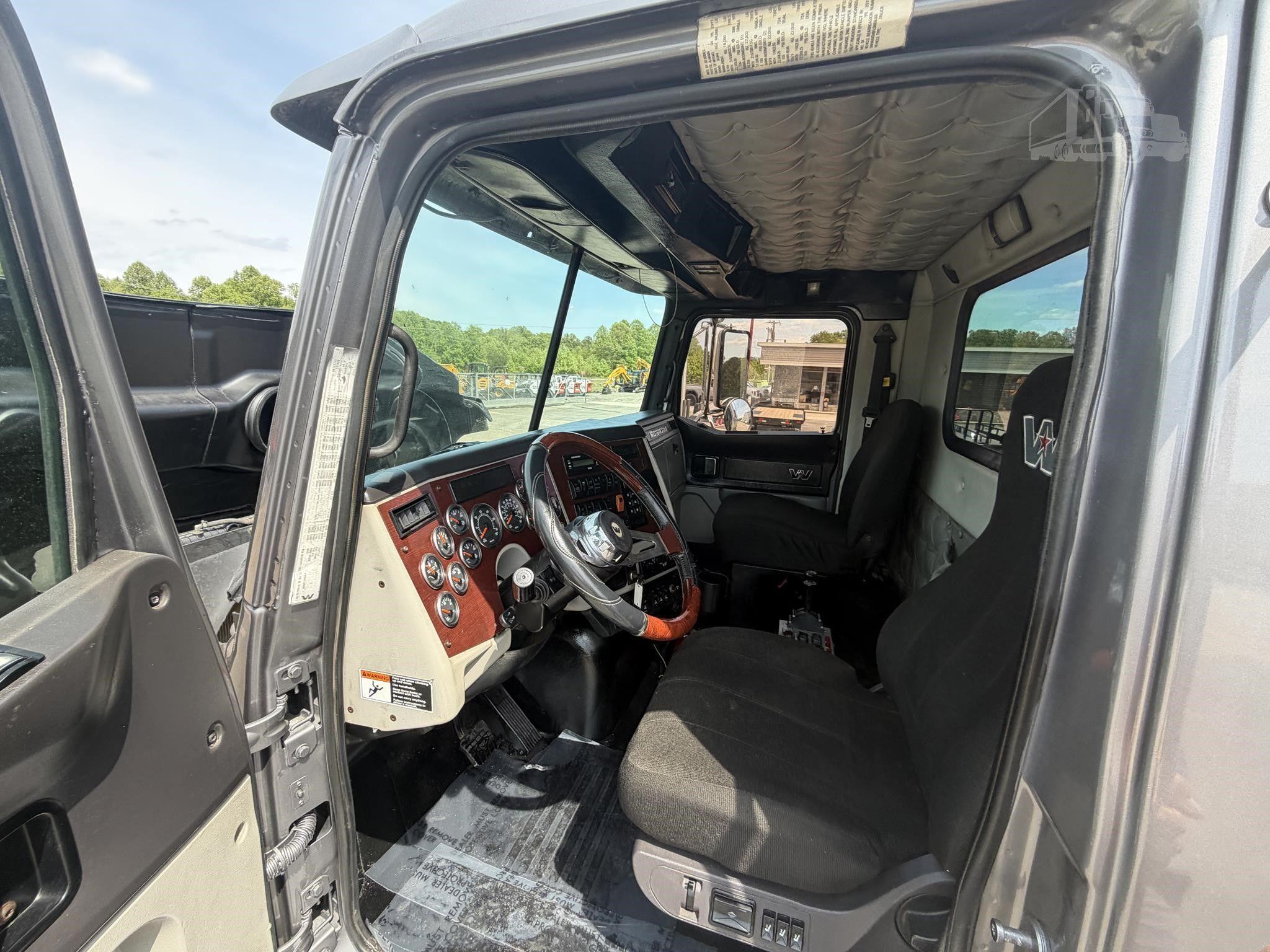 2015 WESTERN STAR 4700 photo 51