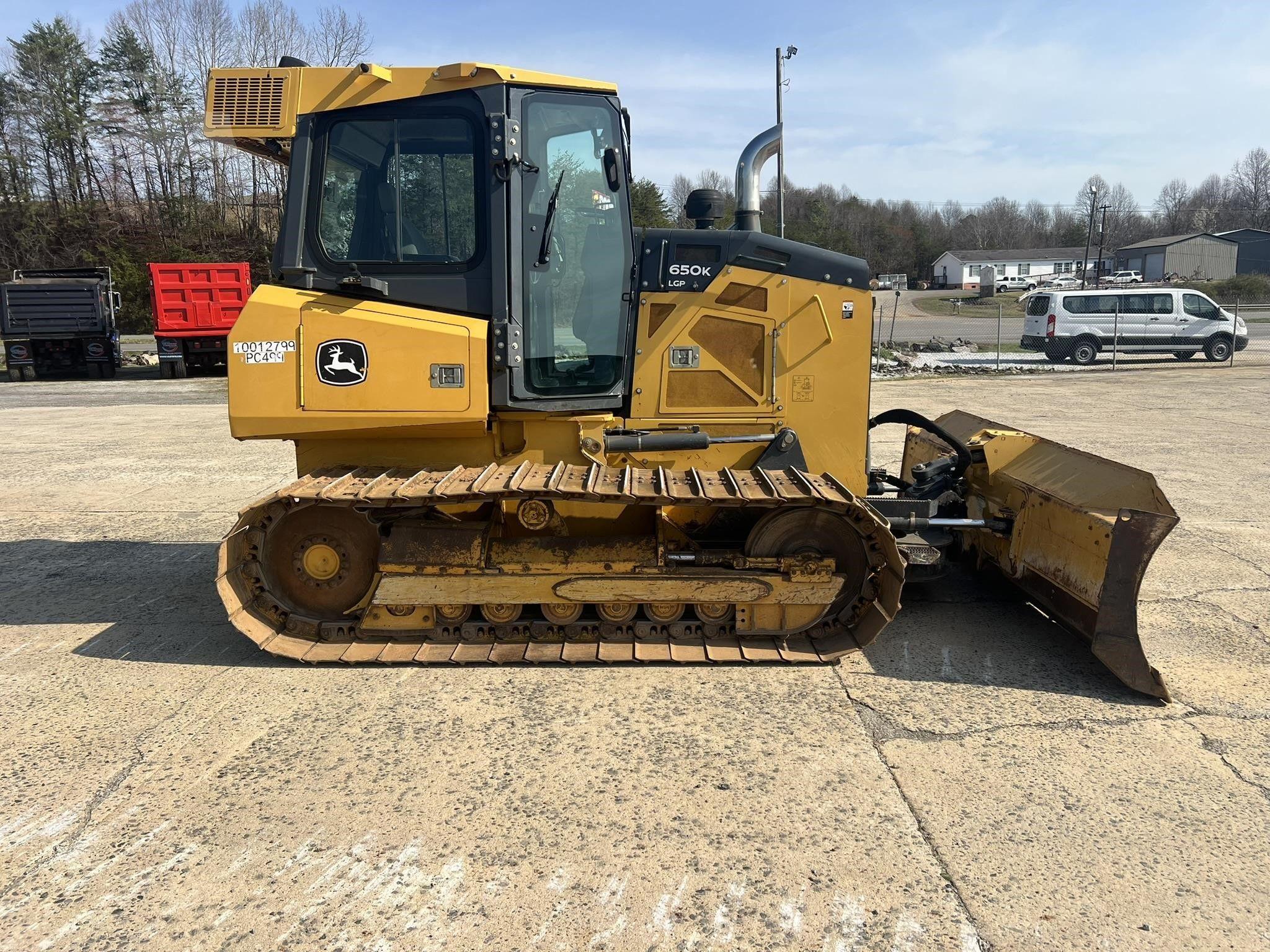 2017 DEERE 650K LGP
