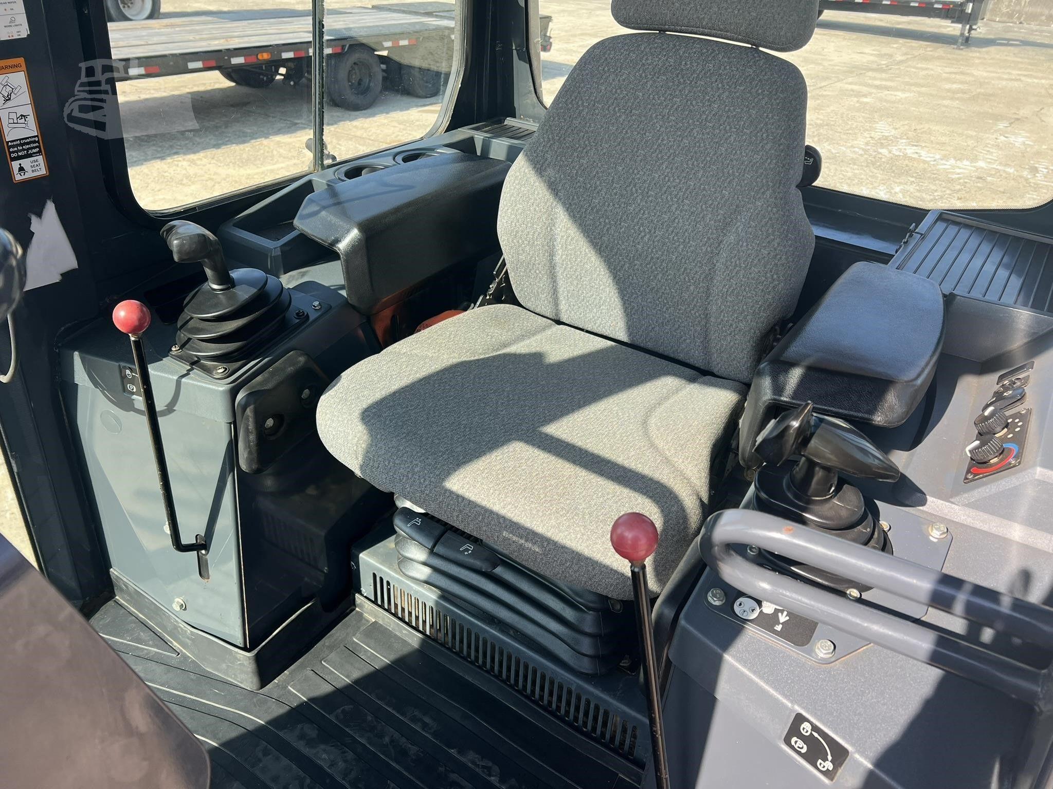 2017 DEERE 650K LGP photo 20