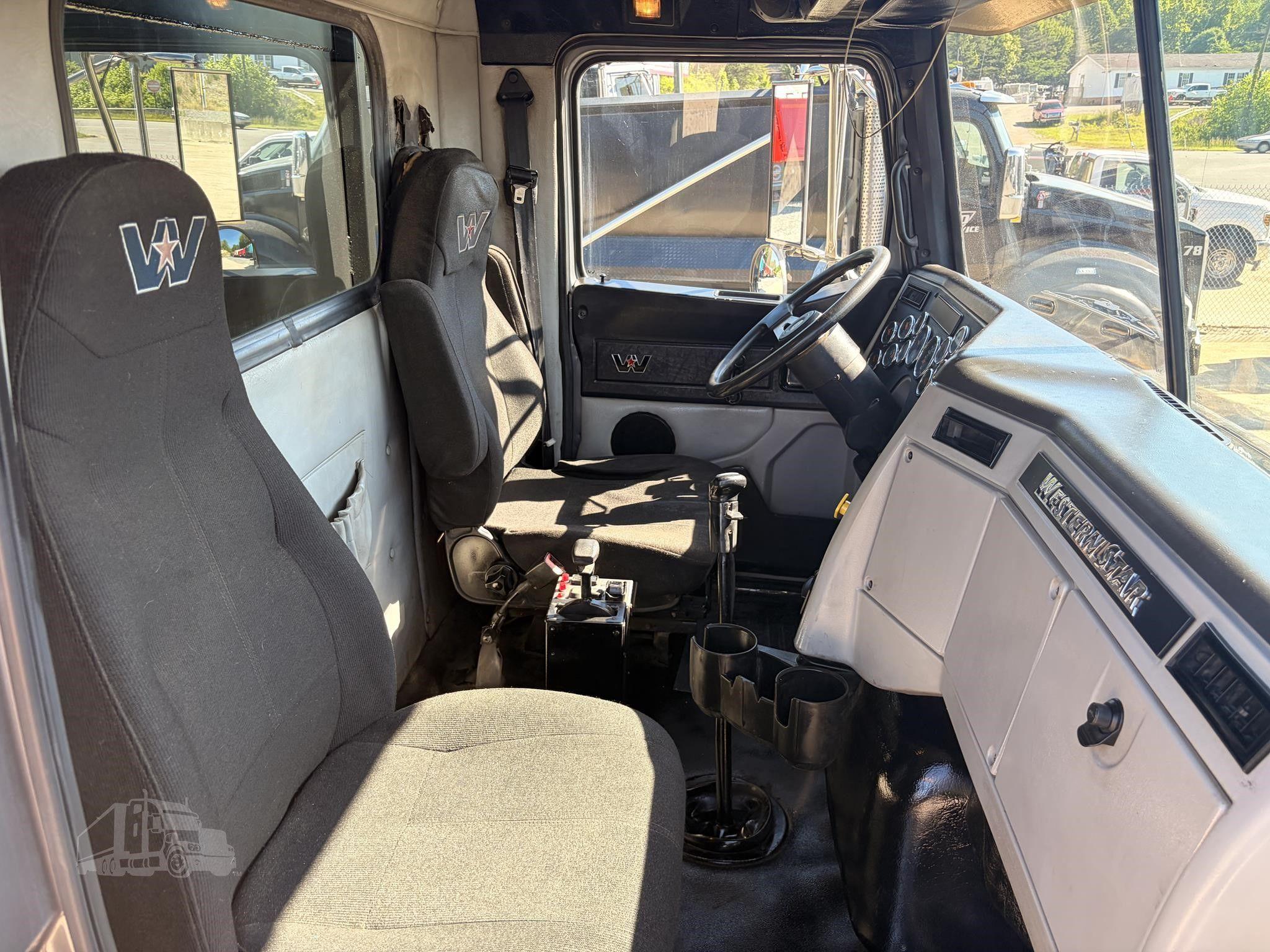 2016 WESTERN STAR 4700 photo 23