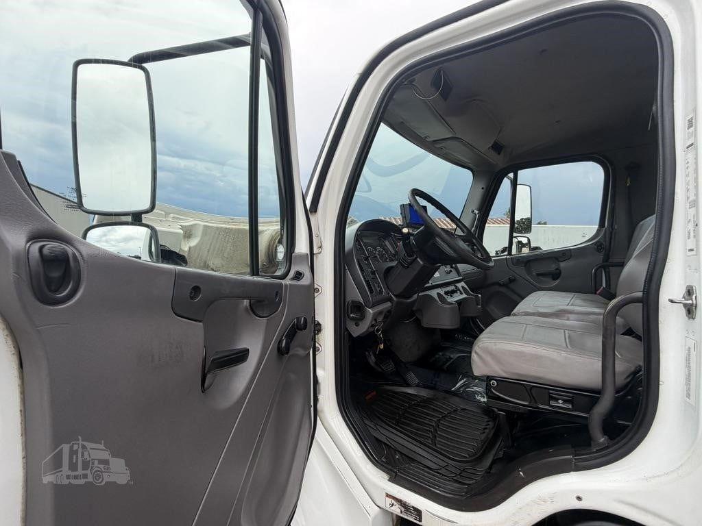 2016 FREIGHTLINER BUSINESS CLASS M2 106 photo 41