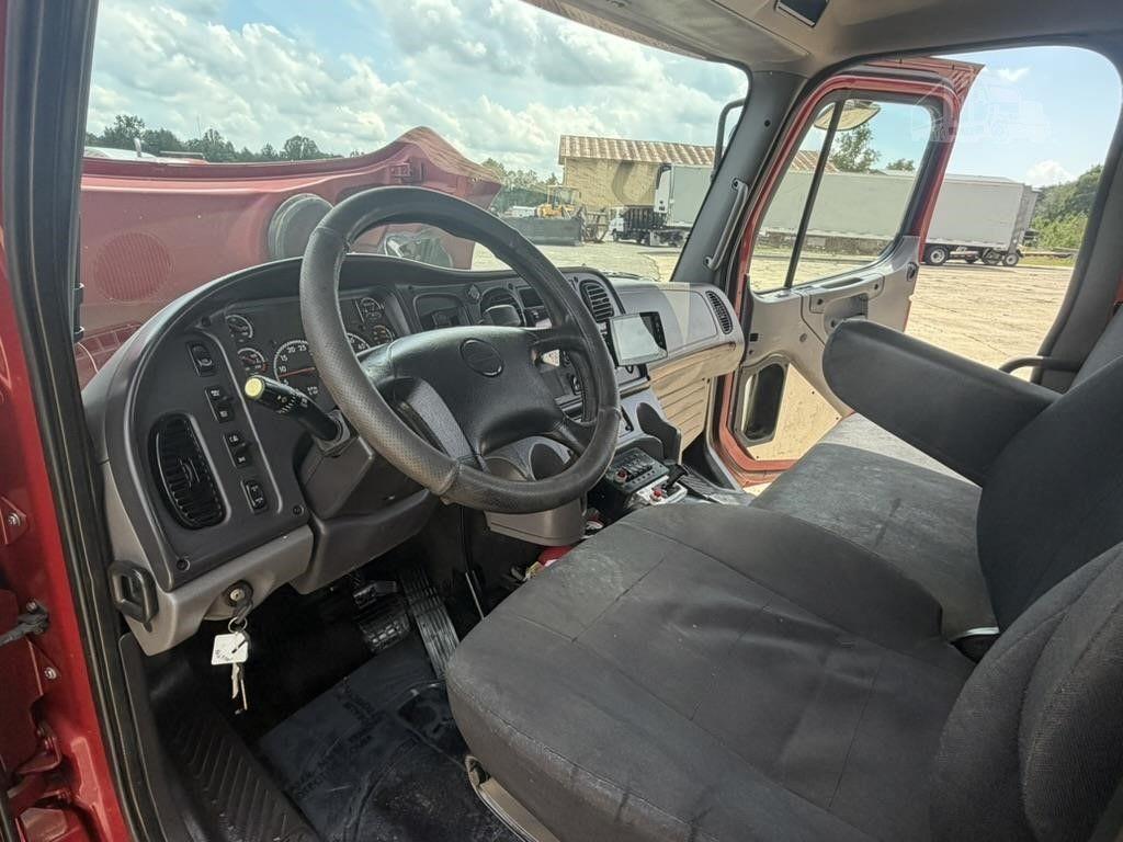 2018 FREIGHTLINER BUSINESS CLASS M2 106 photo 79
