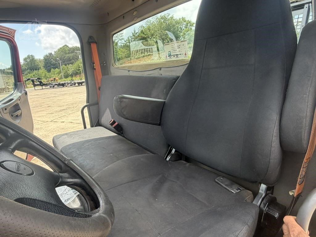 2018 FREIGHTLINER BUSINESS CLASS M2 106 photo 80