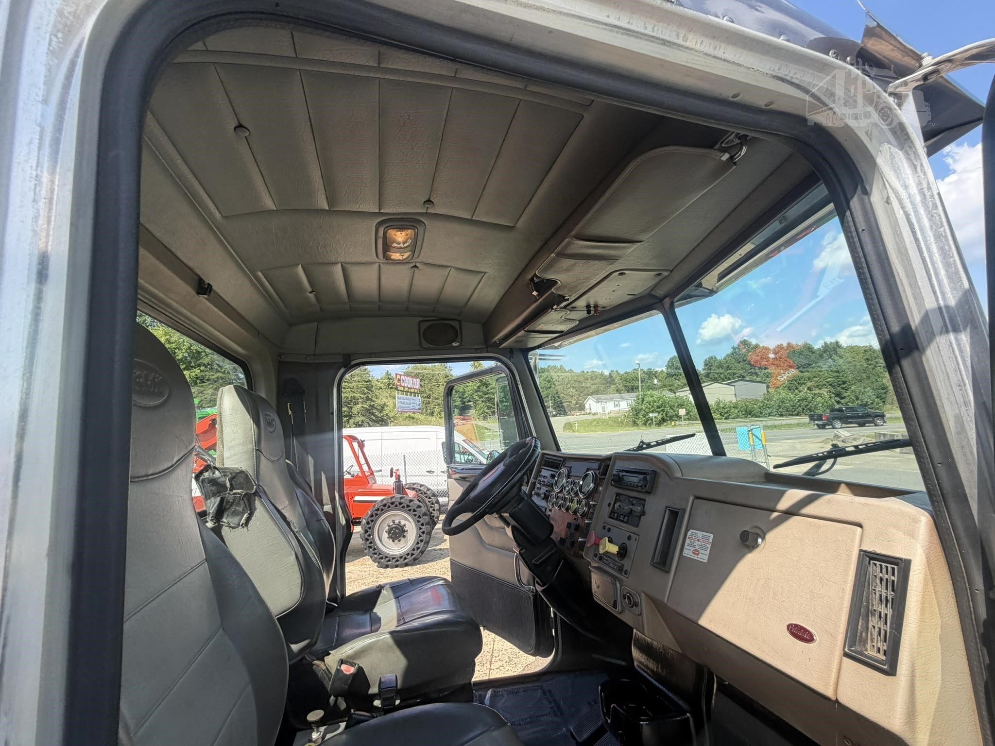2007 PETERBILT 340 photo 47