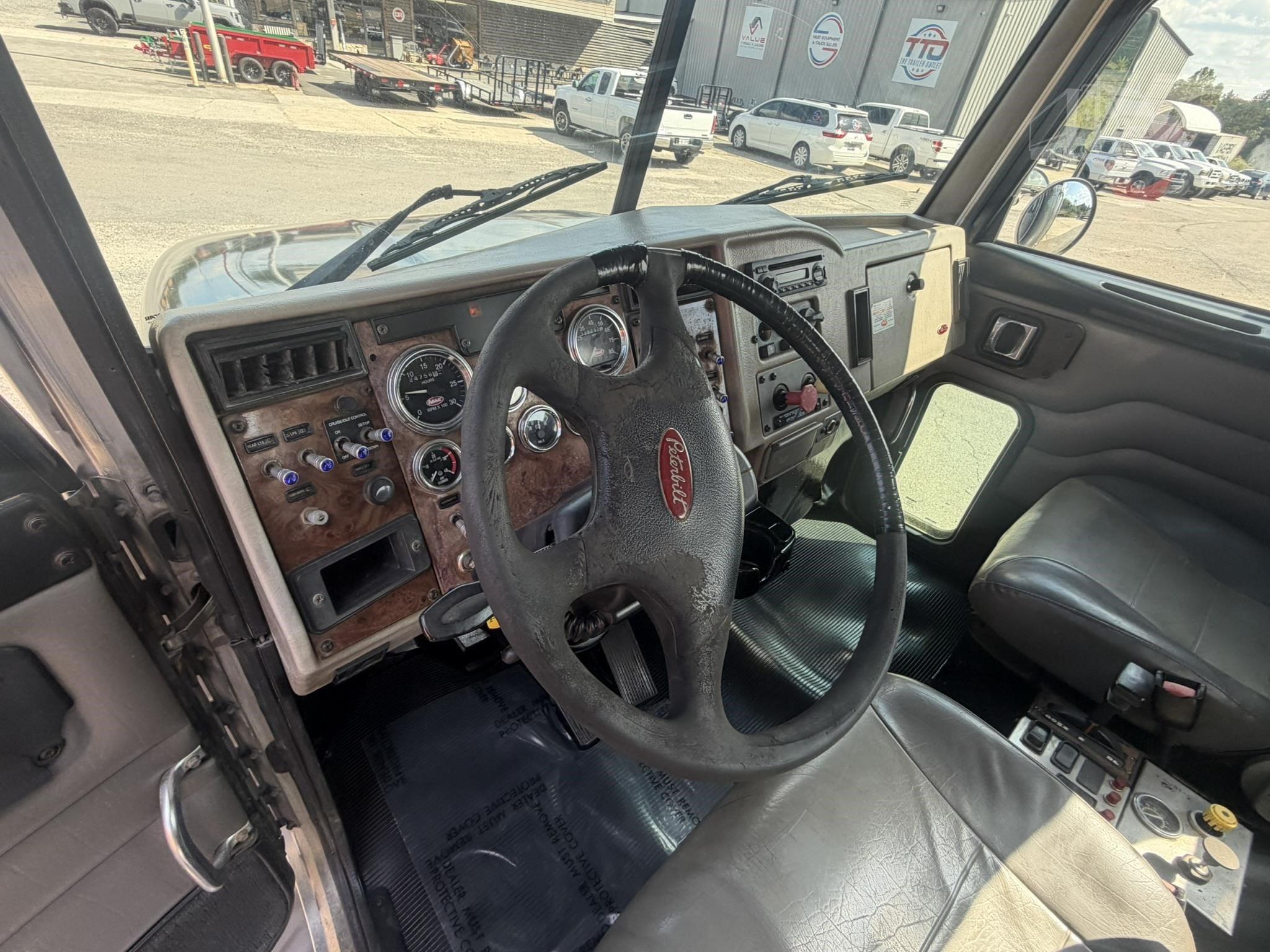 2007 PETERBILT 340 photo 53